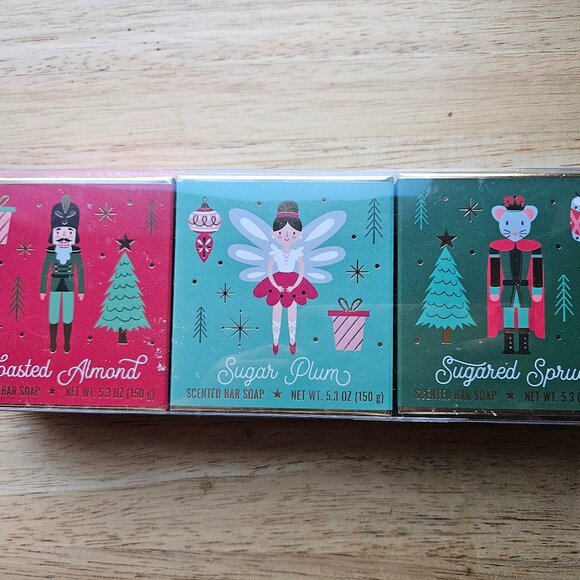 NWOT Christmas Soaps - Picture 1 of 6